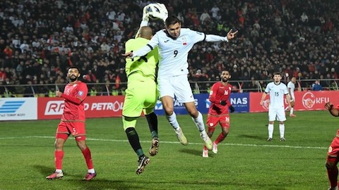 Kết quả Kyrgyzstan 1-1 Oman: Cầm vàng để vàng rơi, Oman bị loại đau đớn!